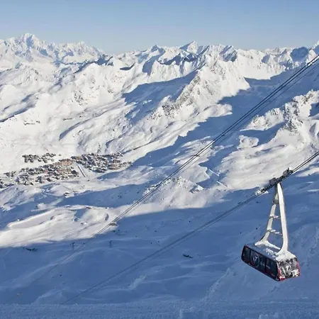 Appartement Savoyard Style Alpine Retreat